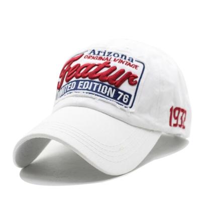 China 3d / Color blanco bordado plano del algodón clásico de las gorras de béisbol para el verano en venta