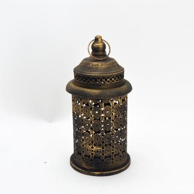 China Cheapest Home Decor Candle Lantern Metal Garden Outdoor Indoor Antique Home Decoration Candle for sale