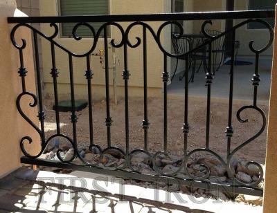 China Easily Assembled Simple Powder Coating Models Wrought Iron Fence Design for sale