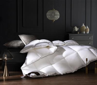 China Home Hotel Luxury Goose Down Comforter Invernal Bedding Set Manufacturer for sale