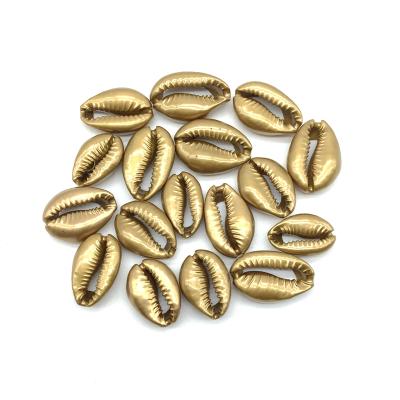 China Diy Jewelry Accessories 2019 New Cowrie Shell Beads Craft No Hole Natural Color Plating In Gold Silver Black For DIY Jewelry Making Beach Scarf for sale