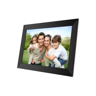 China Wifi High Resolution Digital Photo Frame Is Automatically Rotated By Frameo APP To Add Photos / Videos Xmas Gift VCR for sale