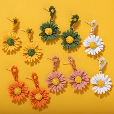 China Hot Selling BOHEMIA Amazon Daisy Drop Earring Artificial Double Daisy Boho Jewelry Women Style Daisy Flower Earring Wholesale Hot Sale Artificial Daisy Drop Earring for sale