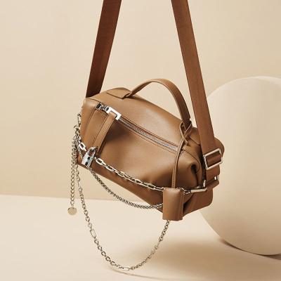 China Leather Bag Fashion Daily High Quality Women's Handbag Boston Pillow Women's Chain Messenger Bags In Stock for sale