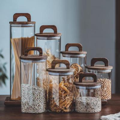 China Food Storage Container High Borosilicate Glass Kitchen Jar with Wooden Bamboo Lid for sale