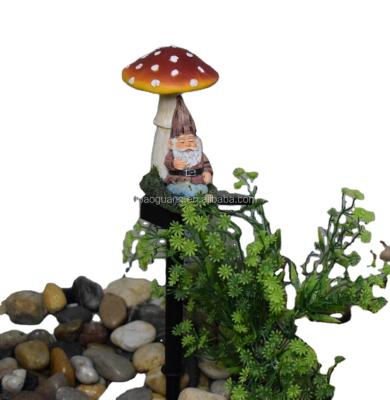 China Garden Resin Solar Garden Gnomes Stake Lights Dwarfs Solar Landscape Lights for sale