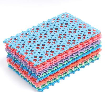 China Easy Cleaning Splicing Free Splicing Waterproof Pet Cat Litter Box Mat Folding DIY Toilet Pad PVC for sale