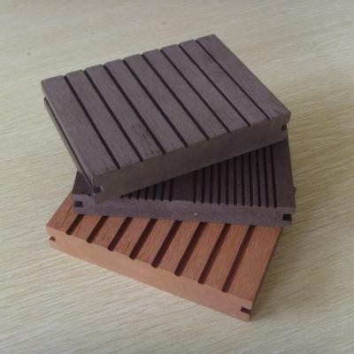 China Environmental Crack - Resistant WPC Solid Deck With Wood Grain For Play Ground for sale