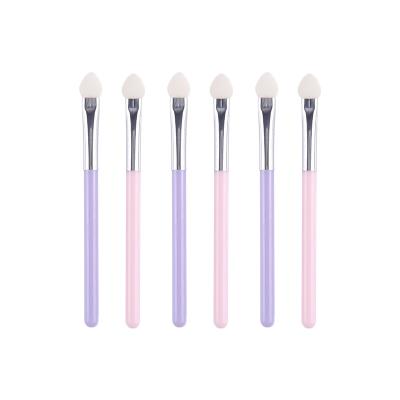 China Angular Blush New Simple Sponge Eyeshadow Stick Silicone Eyeshadow Brush, Wholesale Eye Makeup Brush Beauty Tools Custom x919 for sale