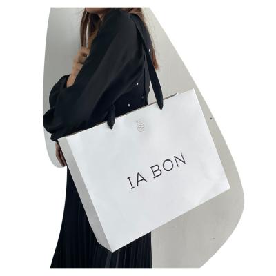 China Bolsas de presente de papel personalizáveis à venda