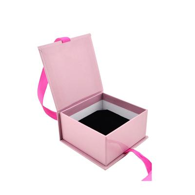 China Recycled Materials Custom Small Jewelry Packaging Boxes Flutter Packaging With Ribbon for sale