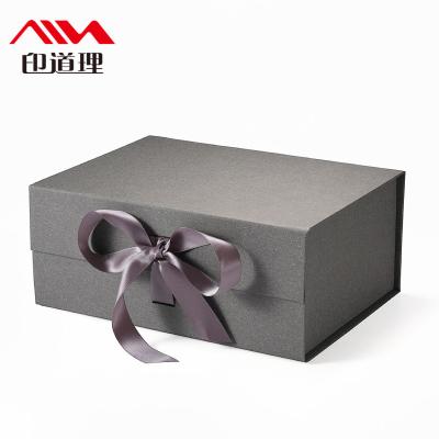 China Large Recyclable Explosion Gift Box Balloon Box Surprise Box With Silk For Birthday Christmas Valentine's Day Engagement for sale