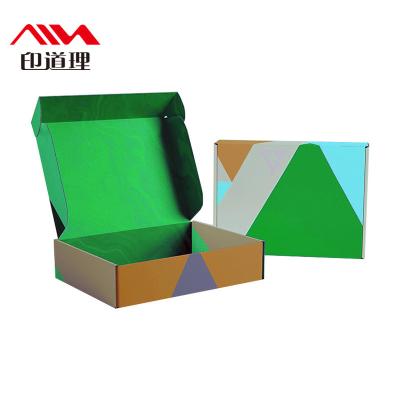 China Large Recyclable Custom Luxury Corrugated Garment Gift Packaging Paper Box Printing Logo Clothing Mailer for sale