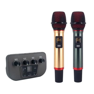 China Professional Handheld Karaoke Wireless Microphone FM Car Microphone Professional Car Microphone with Sound Card for sale