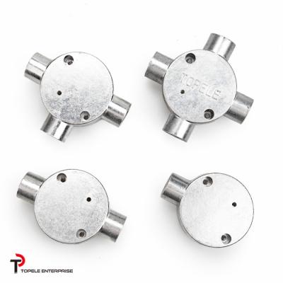 China TOPELE 25 mm warm gedompeld gegalvaniseerd aluminium verbindingsdoos / metalen geleidingsdoos met BS4568-normen / Te koop