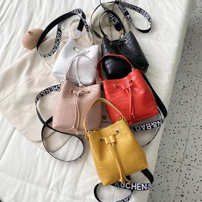 China casual& New Fashion Style Bucket Bags Women Cheap Luxury Mini Crocodile Leather Tote Shape Texture Travel Ladies Small Shoulder Handbags for sale