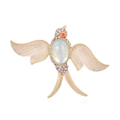 China Crystal White Rhinestone Ladies Enamel Flying Swallow Brooch Pin Bird Brooch Jewelry Animal Gift for sale