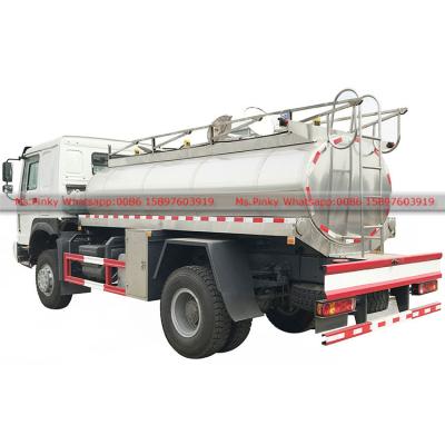 China Hotels 4x4 All Wheel Drive HOWO Milk Truck Stainless Steel Fresh Milk Transport Vehicle 6Tons To 10Tons Liquid Food Truck for sale