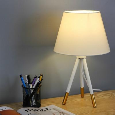 China Modern Design Durable White Shade 40W Desk Lamp Gold Legs Iron Table Lamp for sale