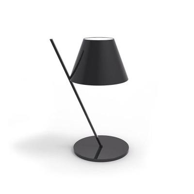 China Good Quality Modern Metal Table Lamp Modern Office Lighting Bedroom Table Lamp for sale