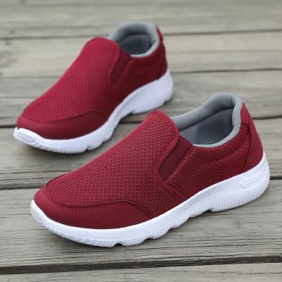 China PVC Unisex Shoes Breathable Running Flats Non Slip Sports Sneakers Women Shoes Women Sneakers Gym Shoes for sale