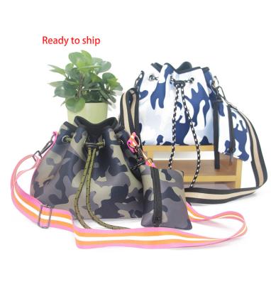 China Custom Mini Shoulder Handbag Fashion Women Print Fashion Label Summer Drawstring Bucket Outdoor Traveling Neoprene Tote Bag for sale