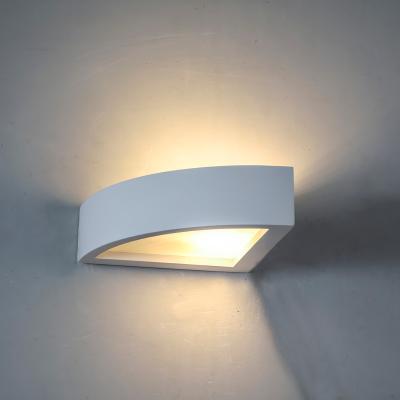 China Hot Sale Modern White Attractive Round Decoration E14 Amazone Led Plaster Gypsum Wall Lamp for sale