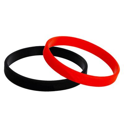 China Fashion Student Leaf Popular Silicone Stain Silicone Inspired Wristband Sports Cool Couples C Shaped Wrist Strap for sale