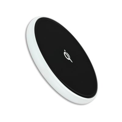 China Wireless Wireless Fast Charging Pad QI Certificated 15W Wireless Charger Compatiable For Iphone Series for sale