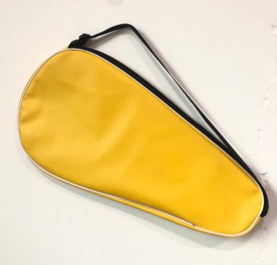 China Hote Wholesale Kids Softback Lightweight Racket Tennis Protector Cover Custom Single Padded Badminton Shoulder Bag for sale