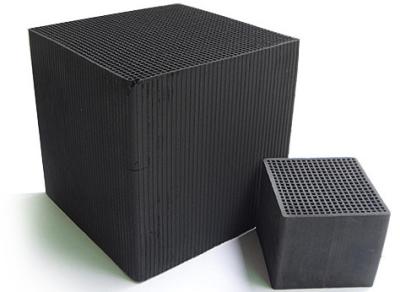 China Gas Honeycomb Activated Carbon 48X48X40mm 1.5mm Compressive Strength 0.9 for sale