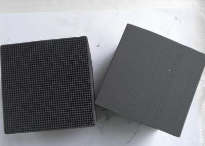 China Low Ash Activated Carbon Charcoal Honeycomb 100X100X100mm 3.0mm High Efficiency for sale