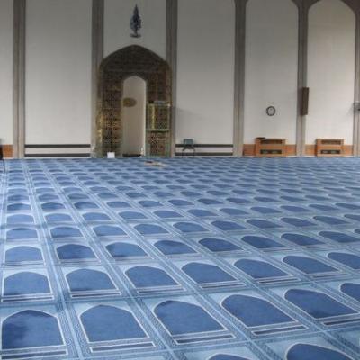 China Modern Mosque Rug Blankets Fire Resistance Mosque Prayer Rug Roll Mosque Carpet for sale