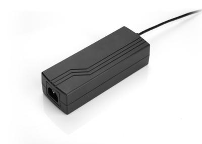 China Universele 65W Uitgang Slim Desktop Power Adapter 1,5m Kabellengte Zwart Te koop