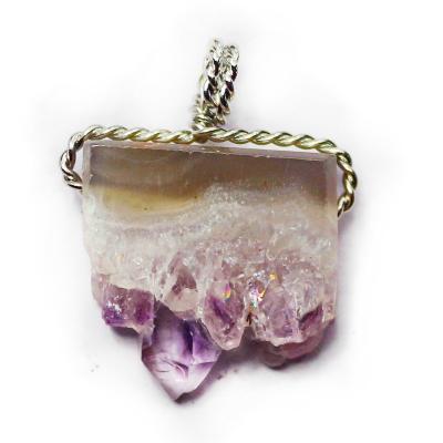 China Growing Popular Popular Natural Quartz Group Wound Amethyst Pendant As A Gift for sale