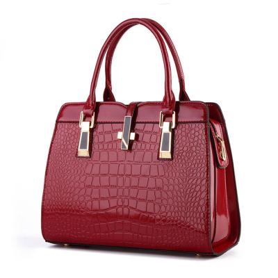 China New Lacquer Fashion 2020 Fashion Crocodile Pattern One-shoulder Leather Handbag European and American Style Atmospheric Ladies Bag for sale