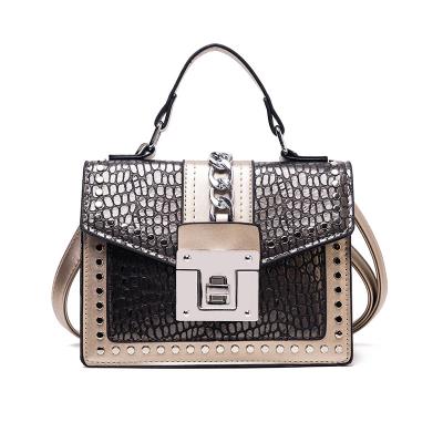 China New style fashion female square lock female trend line embossed ladies shoulder bag messenger bag for sale