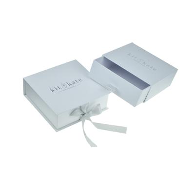 China Large Recyclable Wholesale Luxury Folding Gift Boxes With Ribbon for sale