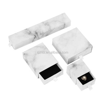 China Recycled Materials Luxury Color Packaging And Mailing Box 10x6x4 White Biodegradable Mailer Box for sale