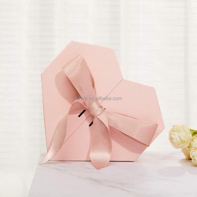 China Global Recycled Materials Shunli Pink Best Valentines Day Gifts Forever Lace Flower Rose Heart Shape Preserved Rose Gift Box for sale