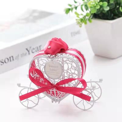 China Durable Handmade Iron Carriage Sugar Box Heart Tinplate Wedding Candy Gift Box for sale