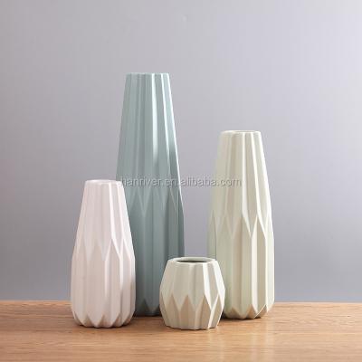 China Decoration Unique Ceramic Porcelain Flower Vase For Decoration for sale