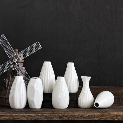 China Fresh Custom Porcelain Reed Diffusers Fragrance Diffuser Ceramic Reed Diffuser Bottle OEM Air Preservation for sale