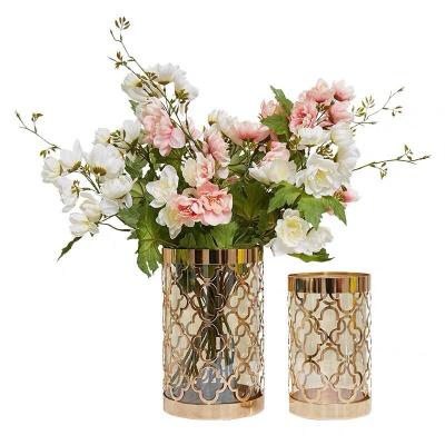 China New classic/postmodern gold metal flower vase stand to marry metal frame wrought iron vase metal vase trumpet for sale