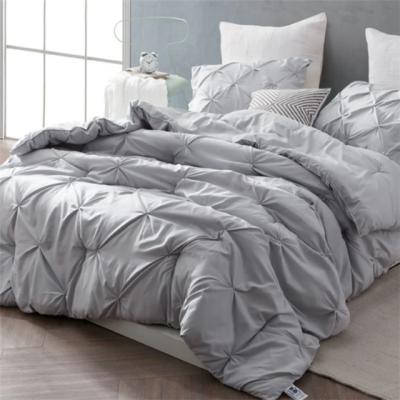 China Goose down alternative comforter reversible duvet insert siliconized 7d over-filled fiber quilt for sale