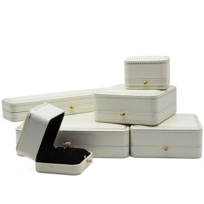 China Leatherette Workmanship Paper Jewelry Boxes Exquisite Hand Made/Button Blackberry Lock Set Around The Corner Wholesale Factory for sale