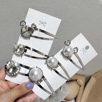 China 2020 new style rhinestone large circle hair clip crystal shiny pearl pearl snap hair pin women hair pin clip rhinestone side barrette big for sale