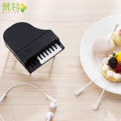 China Factory Outlet Fruit Afternoon Tea Holder Toy Piano Stored Plastic Personalized Interesting Fork for sale