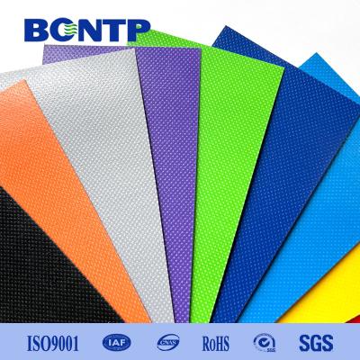 Cina 1000D 20x20 670g Tela di PVC impermeabile Tela di rotolamento anti-UV in vendita