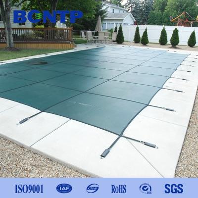 China Cubierta de seguridad de la piscina 18x36ft Rectángulo de seguridad de la piscina en el suelo Cubierta de la piscina malla verde para piscina en venta